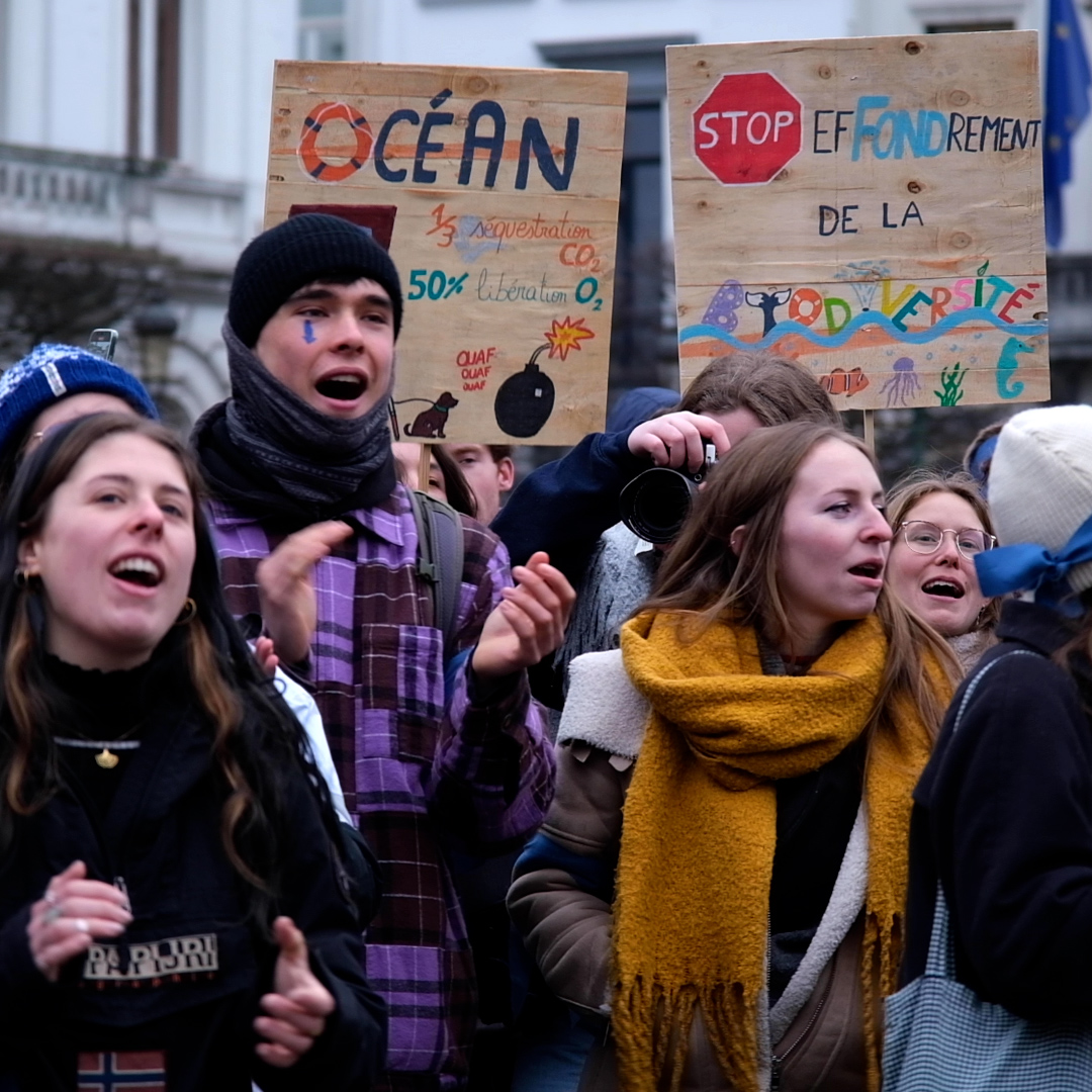action contre l'extraction minière des fonds marins