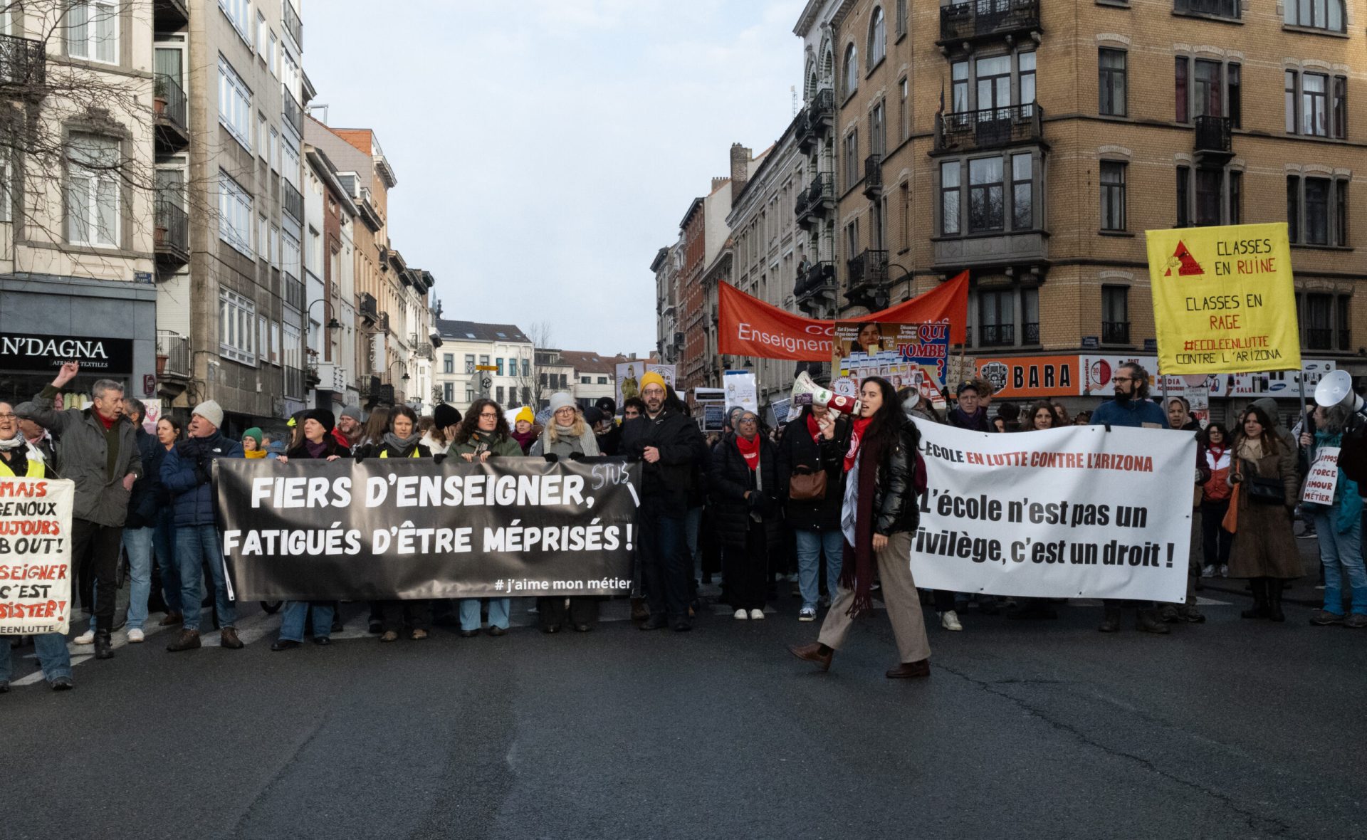 20251125_ecole_en_lutte_pensions_Lr-06