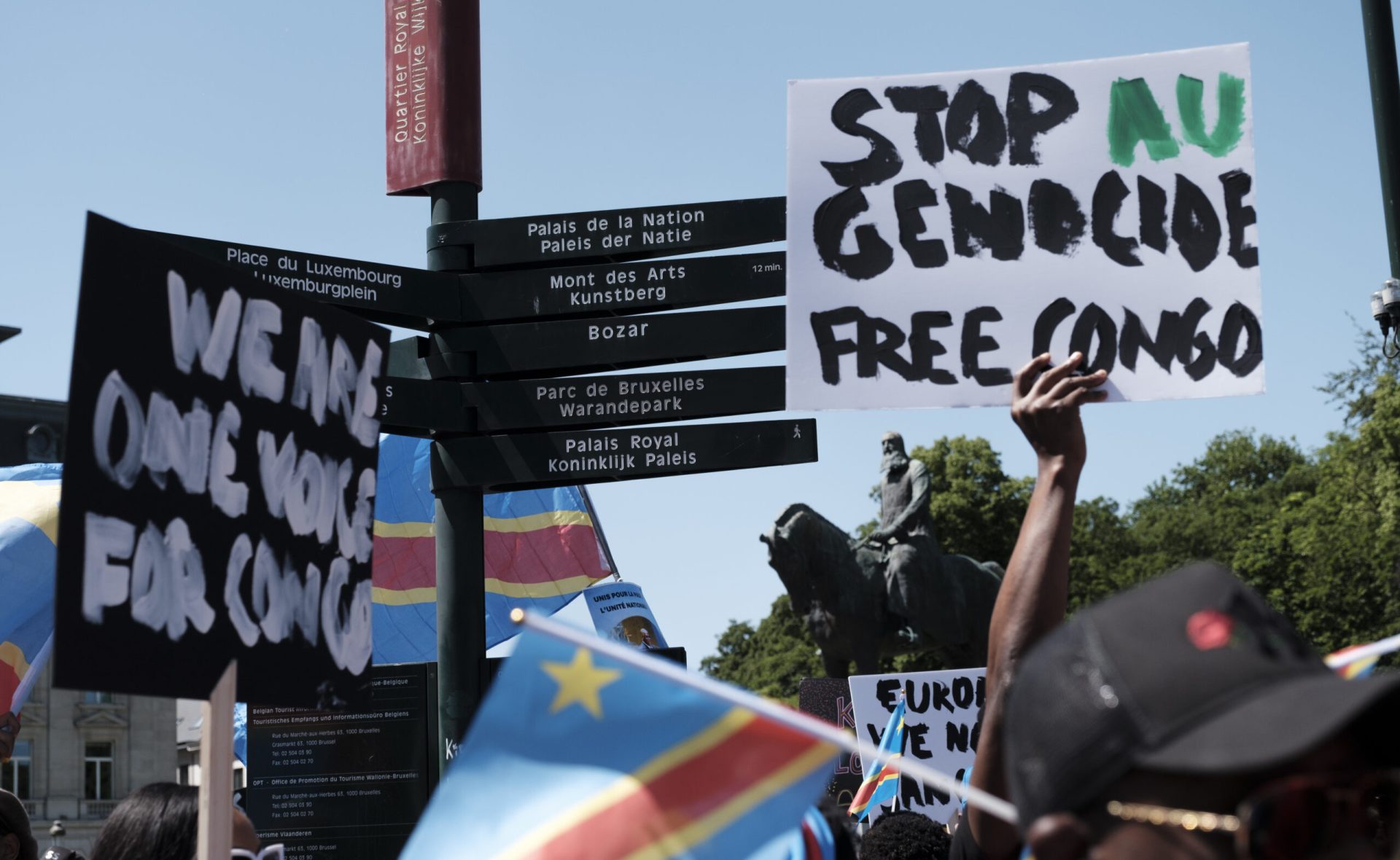 Demonstrators protest during a peace march denouncing violence in eastern Democratic Republic of Congo and calling for justice for victims of war, rape and forced displacement at Place du Trone in Brussels, Belgium, May 25, 2026. Demonstrators display signs condemning the Rwanda backed AFC M23 armed group and demanding sanctions and respect for Congolese sovereignty. Des manifestants participent a une marche pour la paix denoncant les violences dans l est de la Republique democratique du Congo et reclamant justice pour les victimes de guerre, de viols et de deplacements forces a la Place du Trone a Bruxelles, Belgique, le 25 Mai 2026. Les participants affichent des pancartes condamnant le groupe arme AFC M23 soutenu par le Rwanda et reclamant des sanctions ainsi que le respect de la souverainete congolaise.